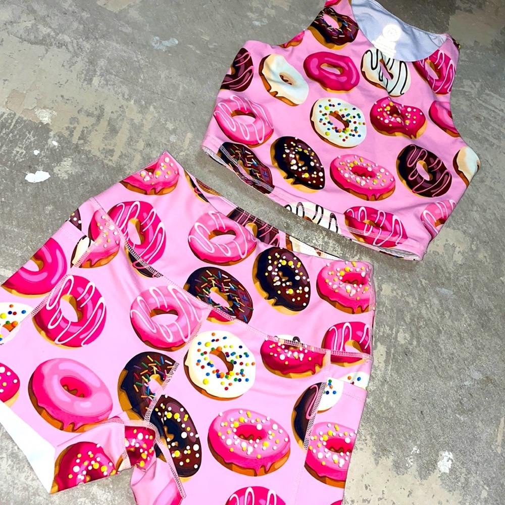 Muscles and donuts summer workout set